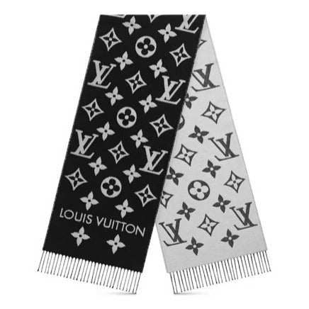 Louis Vuitton Essential Scarf